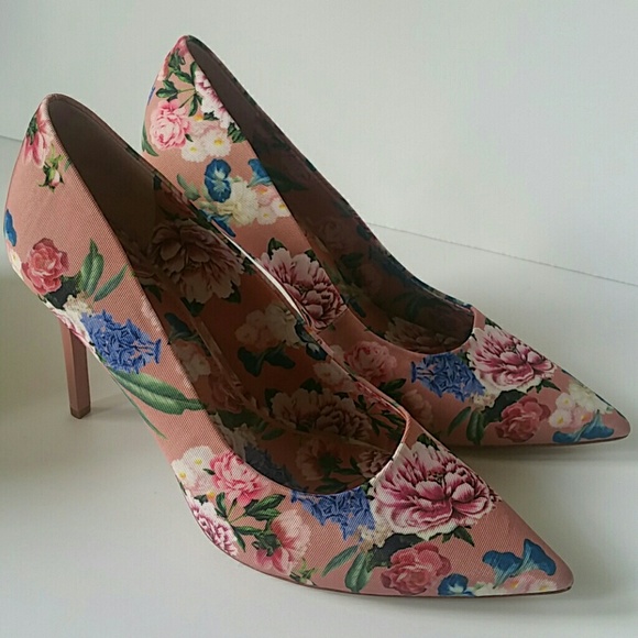 NWT Gianni Bini floral Jilley pumps - Picture 2 of 6